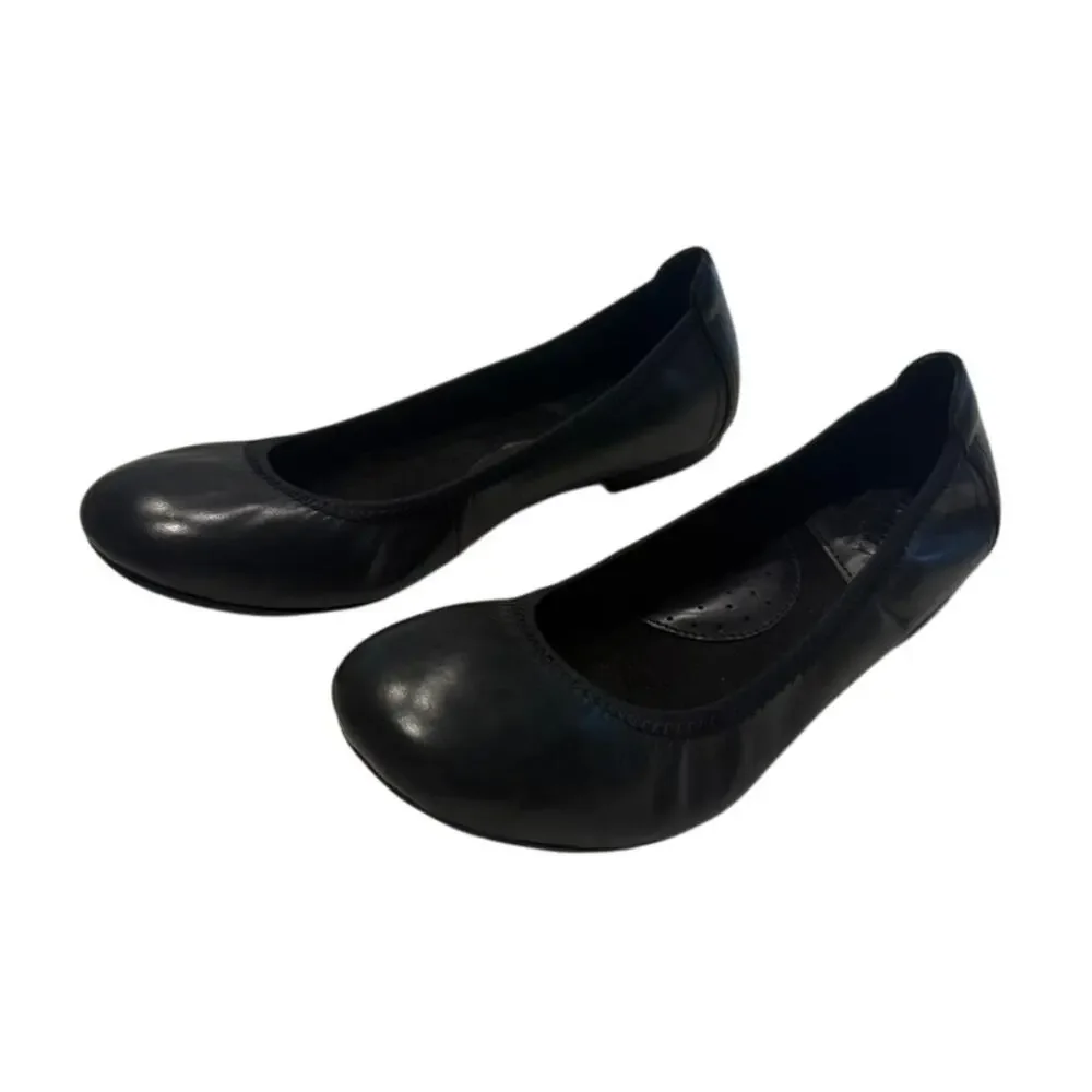 Born Julianne Flat in Black Full Grain Leather, Size 7.5